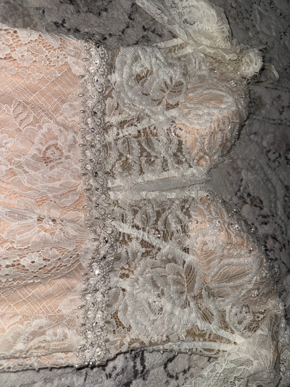 Custom wedding gown - Picture 8 of 10